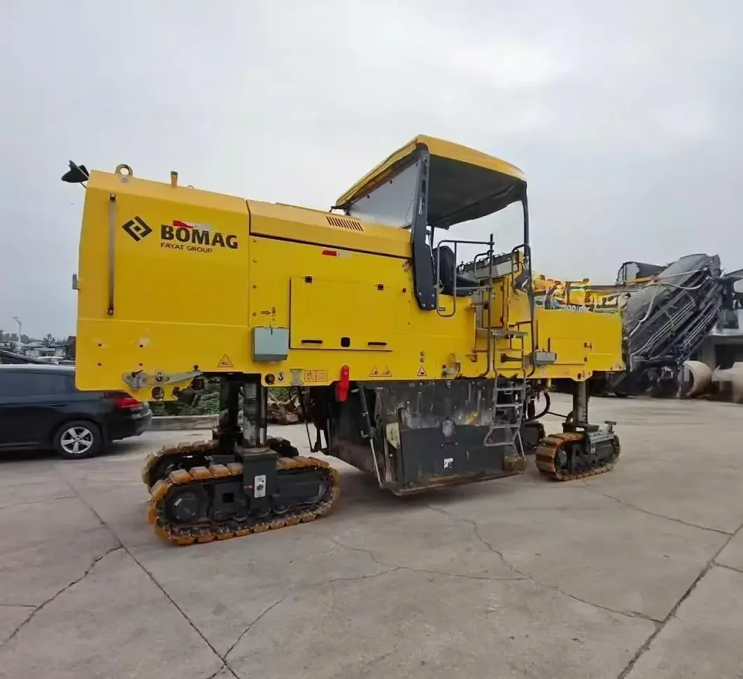 Fresadora BOMAG BM 2000/60 en vista de tres cuartos